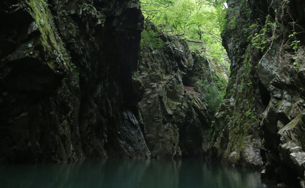 三淵渓谷通り抜け参拝